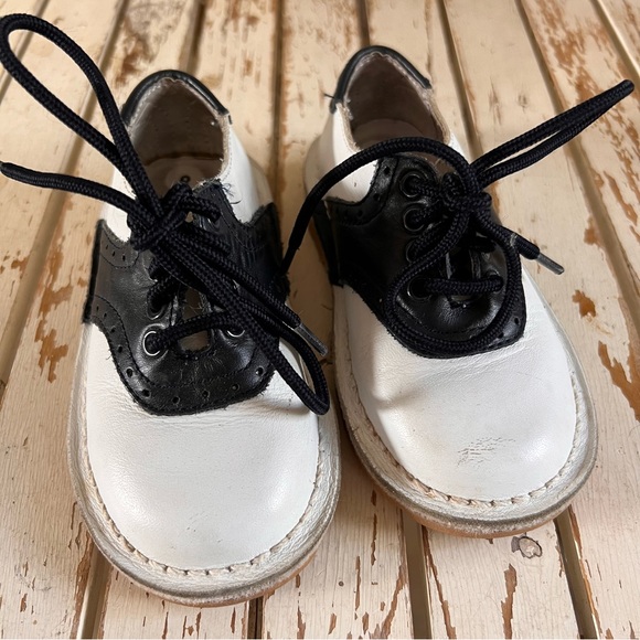 L’amour Sock hop Dress Shoes - Picture 1 of 5